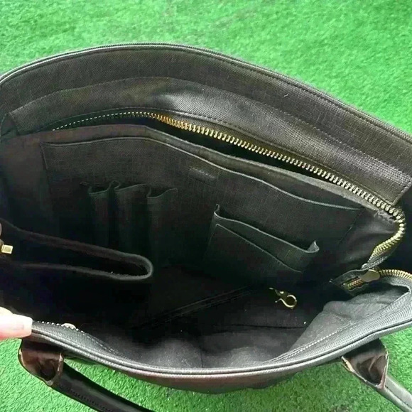 DAGNE DOVER - Picture 7 of 9